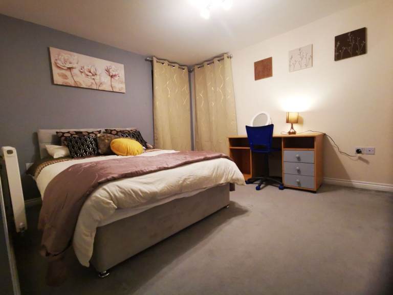 1 super large double ensuite room at great location