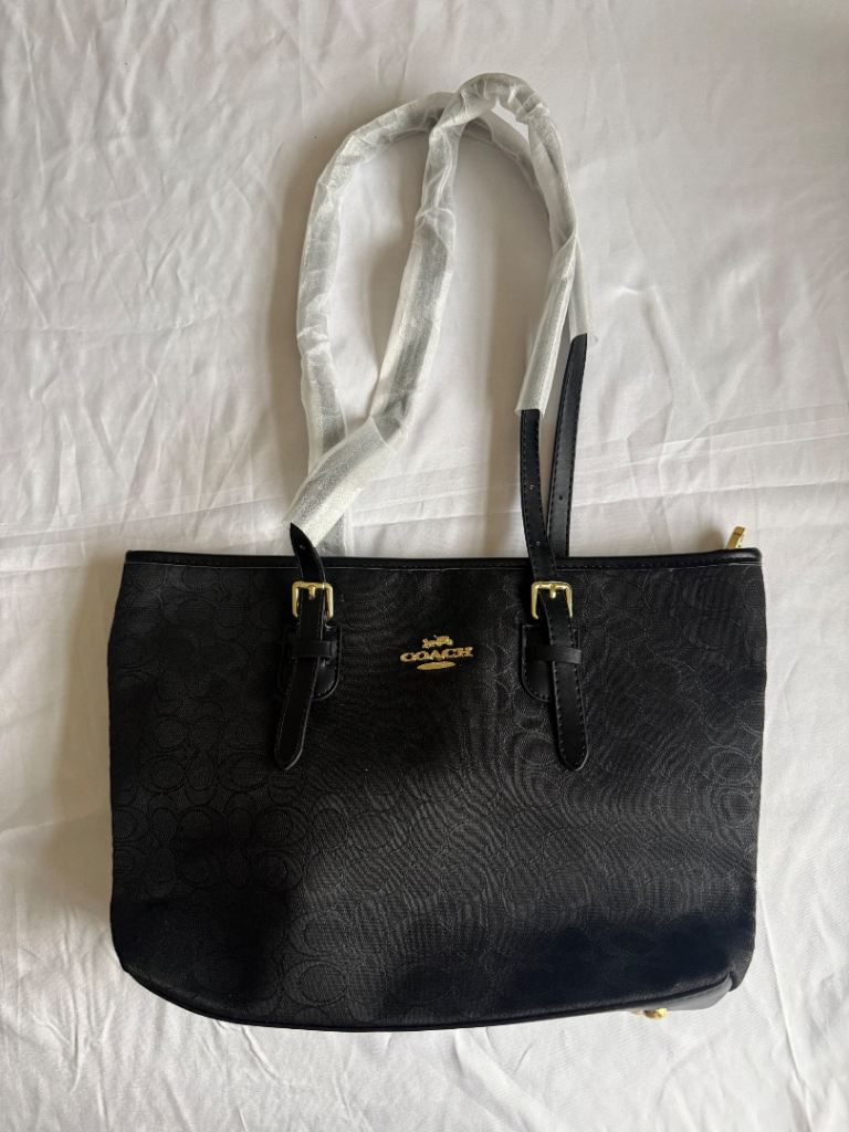 Coach canvas tote bag small capacity black Monochrome print  Never used 