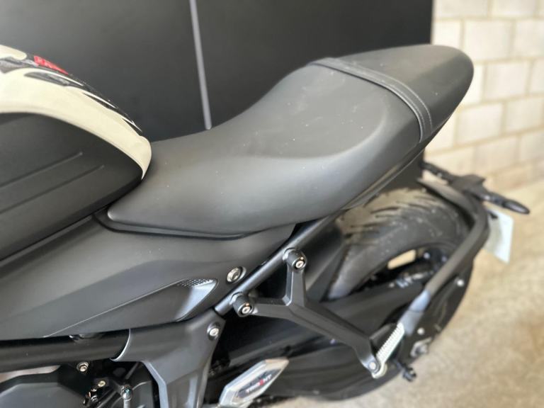 STUNNING ONE OWNER 2022/22 TRIUMPH TRIDENT 660 MOTORCYCLE