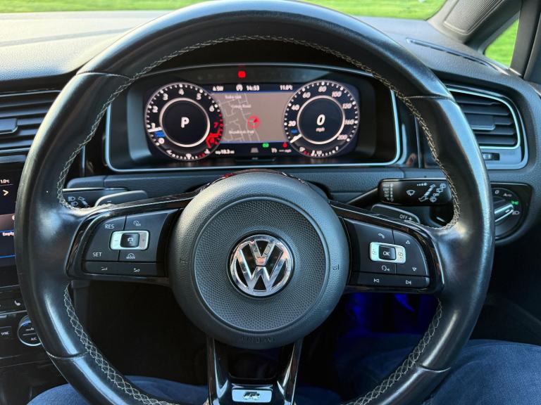 Volkswagen Golf " R " 310 BHP / D.S.G AUTO / 4 MOTION / NEW 19 INCH ALLOYS