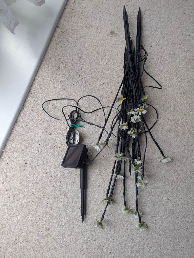 Garden solar LEDs not working 