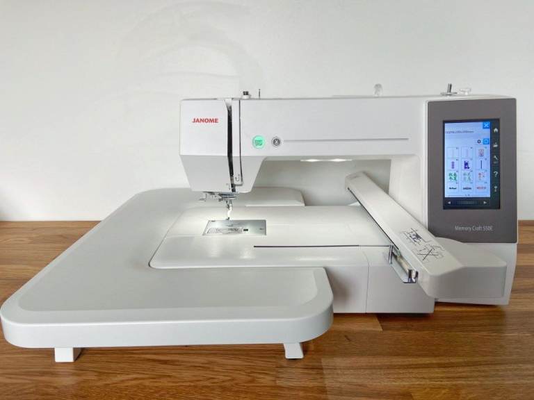 Janome Memory Craft 550e Embroidery Machine Amazing Deal ✅️