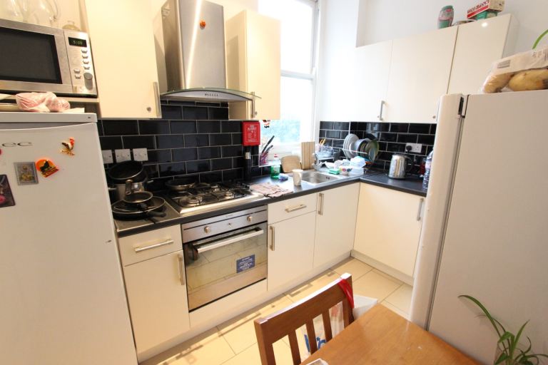 AVAILABLE TODAY. W1T OXFORD STREET. TOTTENHAM COURT ROAD. UNI students welcome