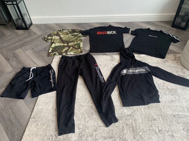 Mens clothes bundle size medium champion Nike Hoodrich 