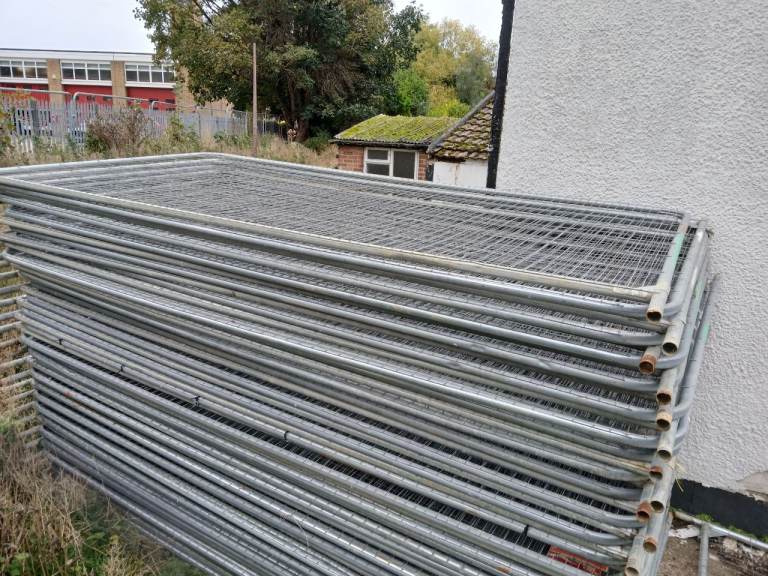 Heras fencing panels site yard arris harris security chickens garden