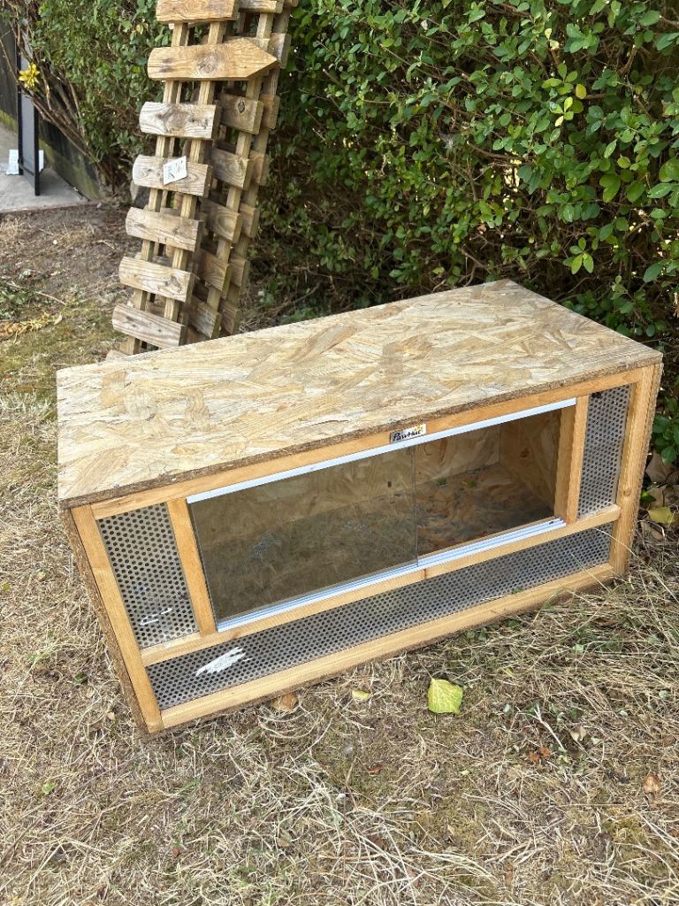 Wood hit/cage