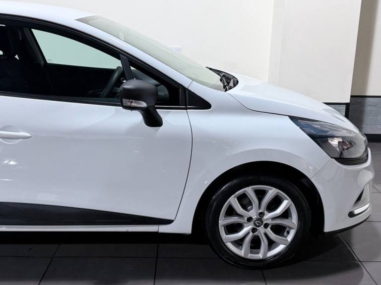 2017 Renault Clio 1.2 16V Play 5dr HATCHBACK PETROL Manual