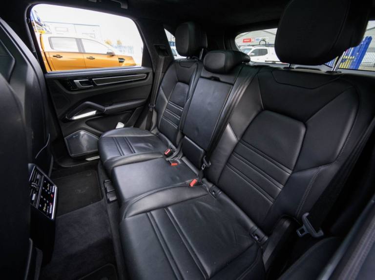 2018 Porsche Cayenne 4.0T V8 Turbo SUV 5dr Petrol TiptronicS 4WD Euro 6 (s/s) (550 ps) ESTATE Pet...