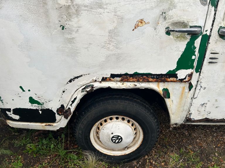 🚐 VW Bay Window Campervan – Classic 1973 Project with New Parts Included! 