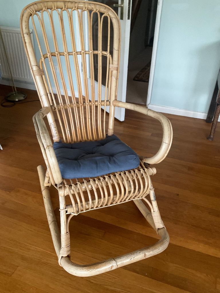 ROCKING CHAIR