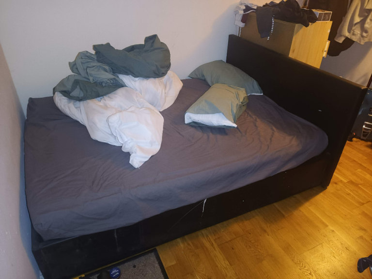 large room in quiet lewisham center,LGBT friendly