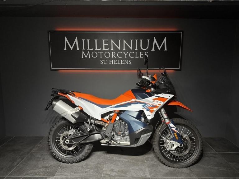 KTM  890 ADVENTURE R OFF ROAD ENDURO ADVENTURE BIKE