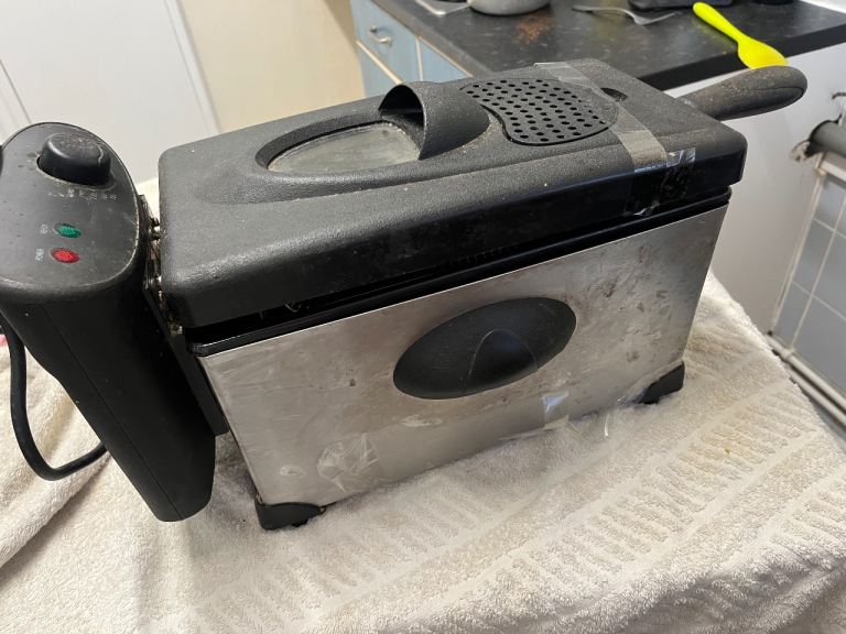 3L Deep Fat Fryer – Silver and Black - used