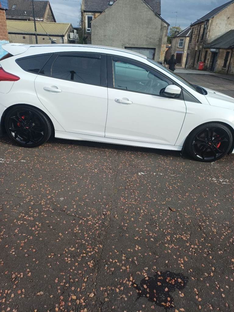 Ford  alloys  wheels. Focus 19in