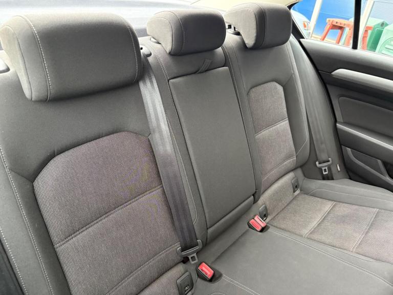  Volkswagen Passat 2.0 TDI BlueMotion Tech SE Euro 6 (s/s) 4dr Diesel Manual