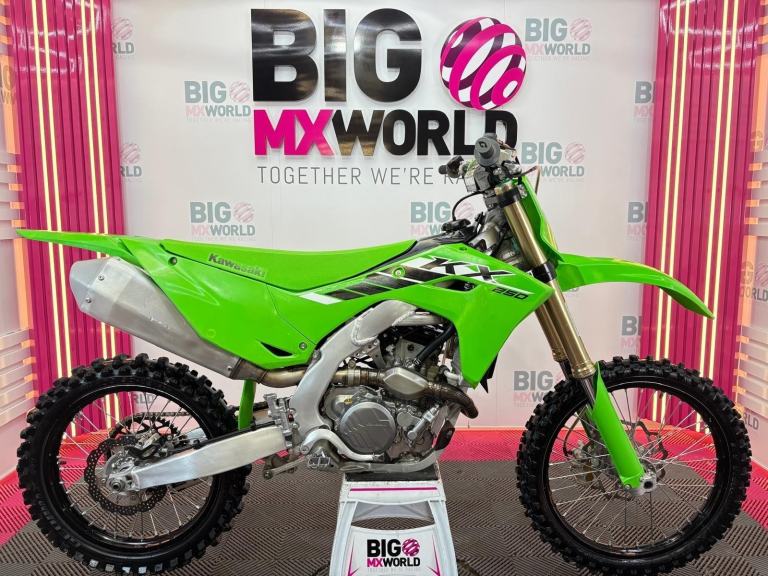 Kawasaki KXF 250 2025 - Only 30 Hours - Stock & Prepped 