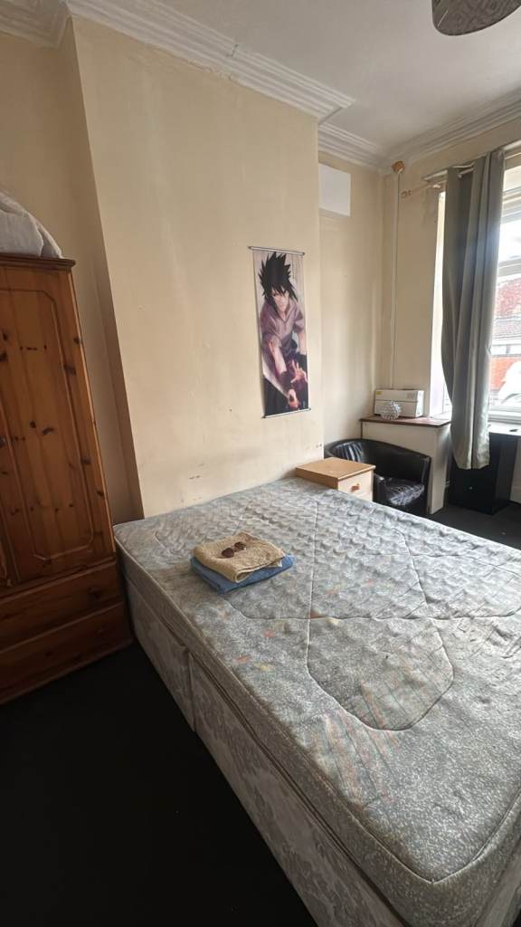 Four bedroom house available now, Erdington