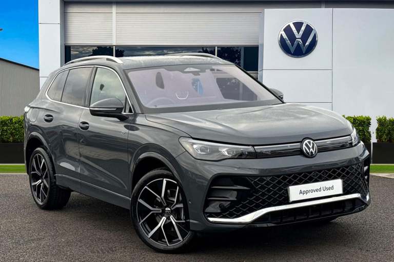 2025 Volkswagen Tiguan 1.5 TSI eHybrid R-Line 5dr DSG, PAN ROOF, ELECTRIC TAILGATE SUV PETROL/ELE...