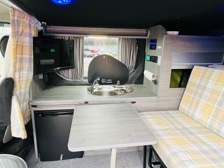 Renault, TRAFIC, Campervan 2006, Manual, 1870 (cc)