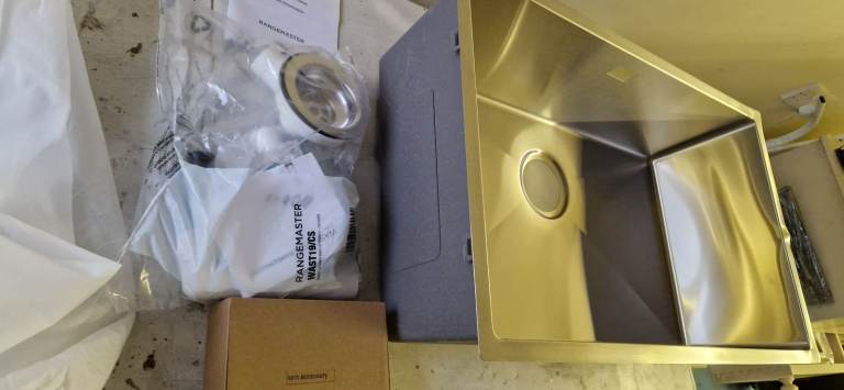 Brand new never installed Rangemaster underhung sink with slight damage 