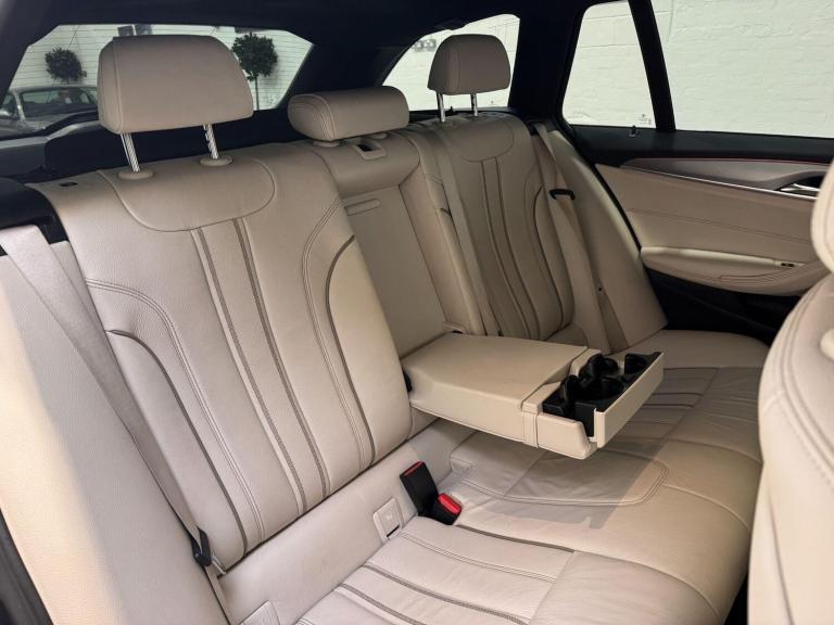  BMW 5 Series 3.0 530d M Sport Touring 5dr Diesel Auto xDrive Euro 6 (s/s) (265 ps) Diesel Automatic