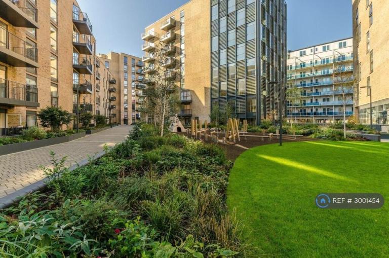 2 bedroom flat in Lyon Road, Harrow, HA1 (2 bed) (#3001454)