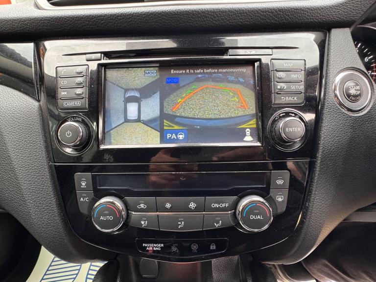 2015 Nissan Qashqai 1.6 DIG-T Tekna 2WD Euro 6 (s/s) 5dr HATCHBACK Petrol Manual