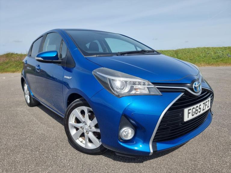 2015 Toyota Yaris 1.5 VVT-h Sport E-CVT Euro 6 5dr HATCHBACK Petrol/Electric Hybrid Automatic