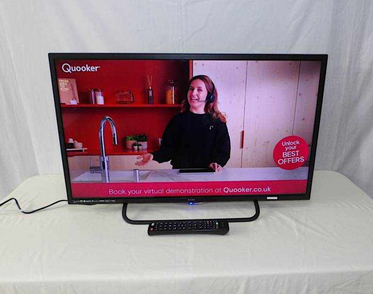 Technika 32 inch LCD TV with Built-in Freeview