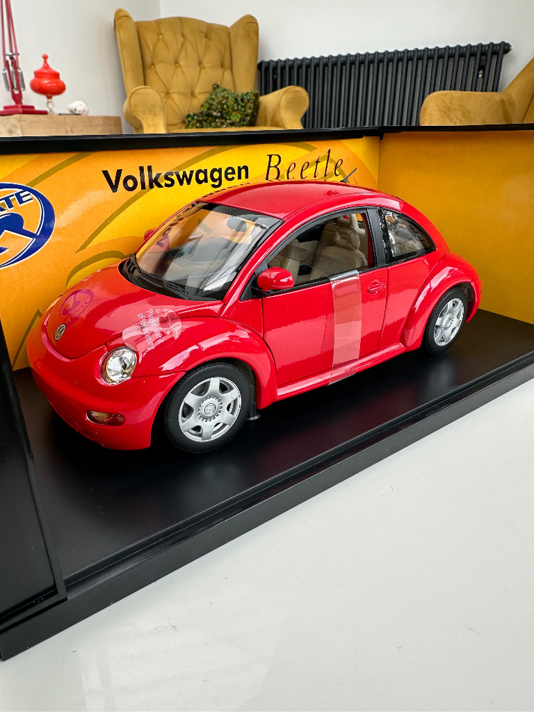 Gate Models (AUTO art) VW BEETLE 1/18  Die Cast Model Car  -VOLKSWAGEN Rare Red