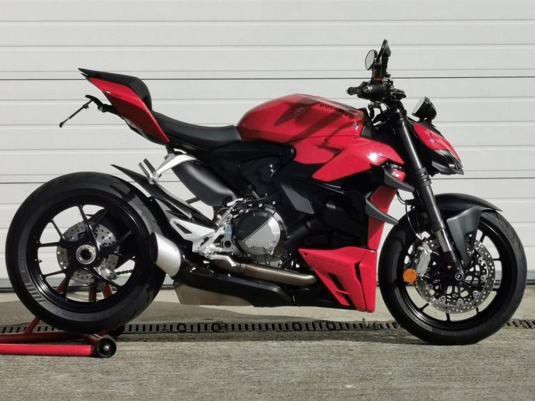 2022 DUCATI STREETFIGHTER V2