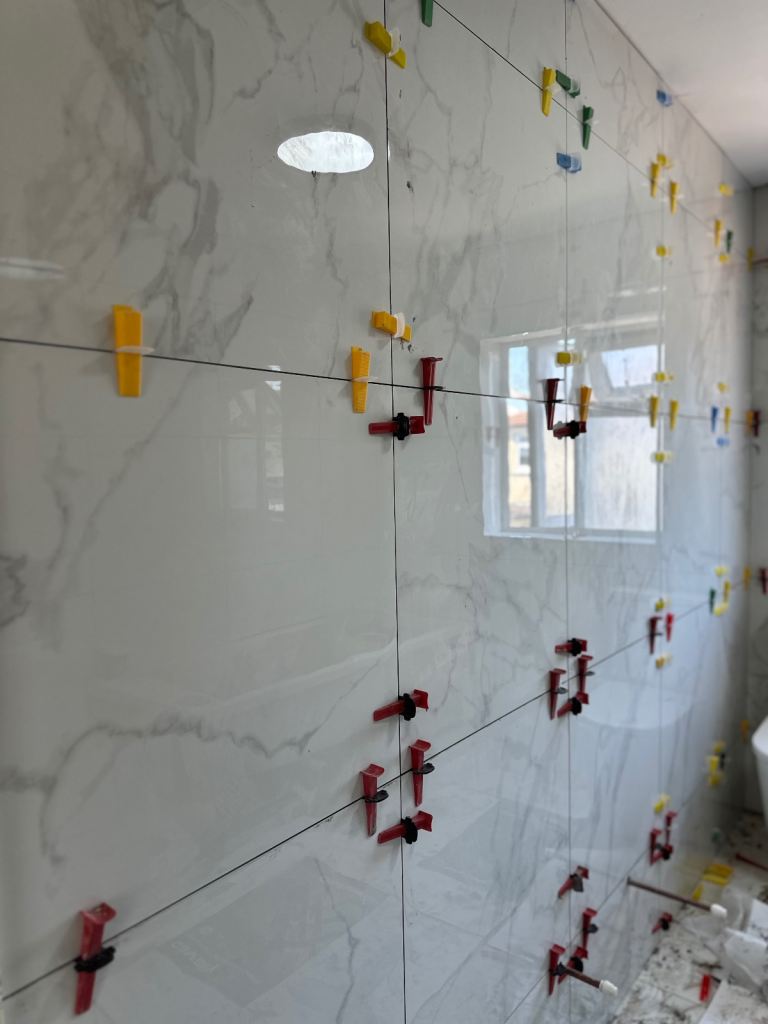 Tiling Tile Fitter | Kitchen and Bathroom Fitting | Painter | Flooring Fitter | Handyman 