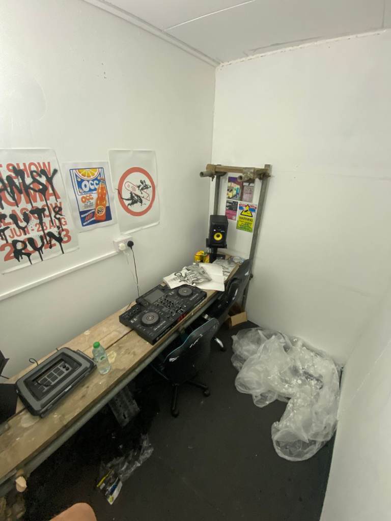 Monthly Hire Music Studios for band and producers 