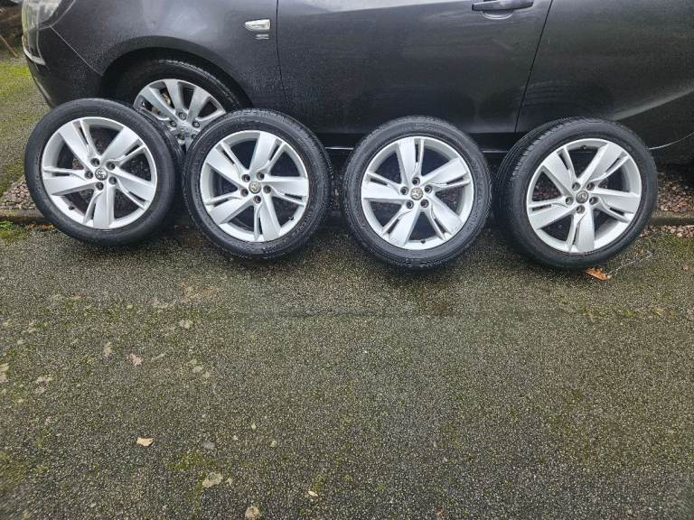 Vauxhall 17in alloy wheels and tyres set of 4 pcd105  fitment 5 stud off petrol model cars 