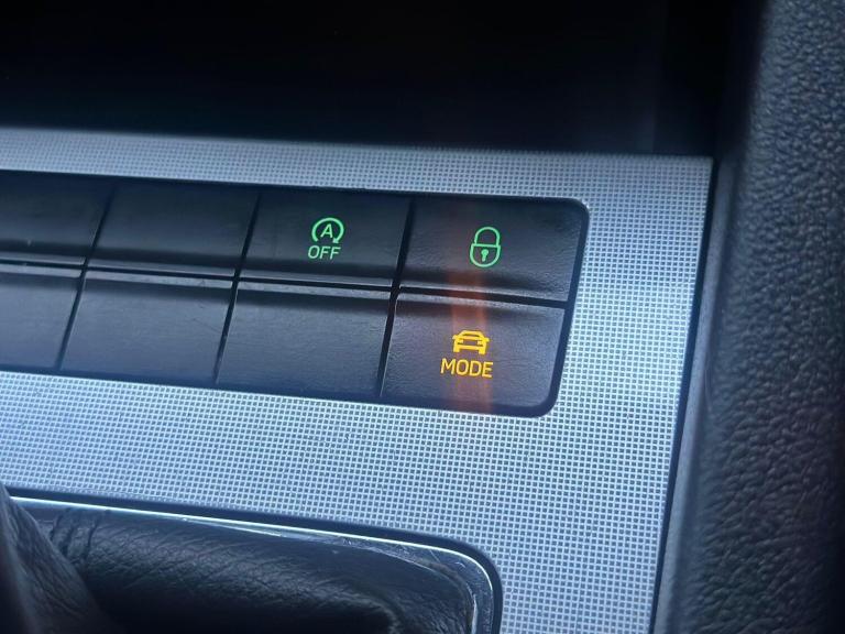 2013 Skoda Octavia 1.6 TDI SE Euro 5 (s/s) 5dr ESTATE Diesel Manual