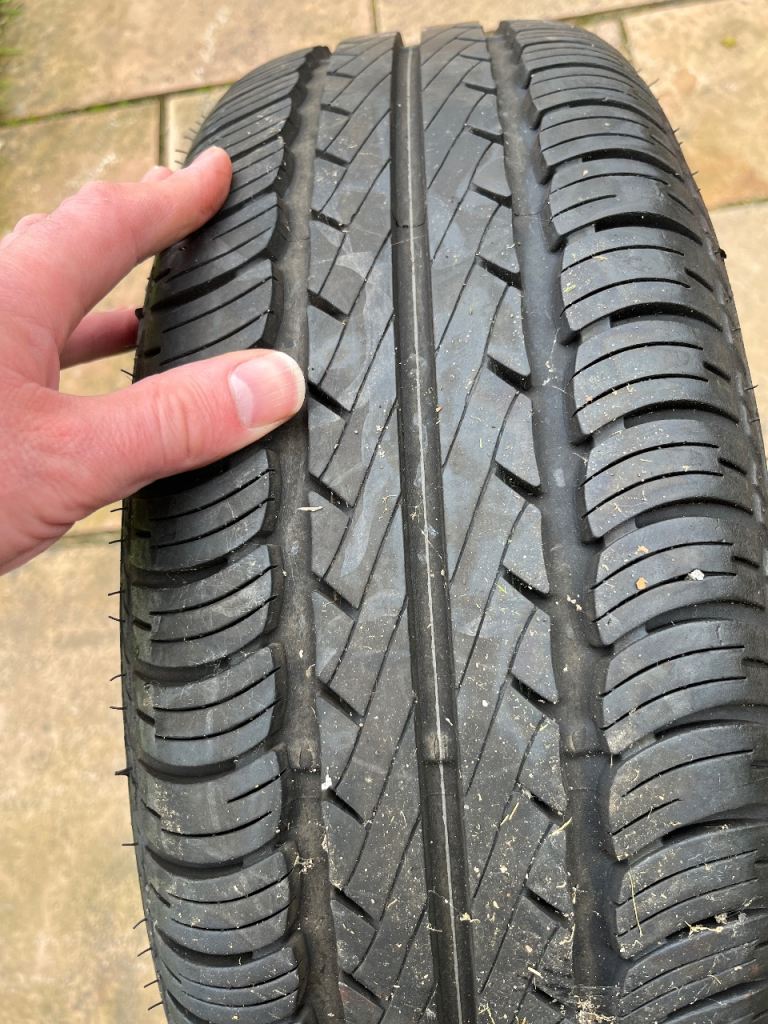 2 steel wheels new tyres 