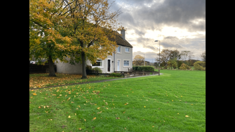 3 bedroom house to rent in Whitecraig 