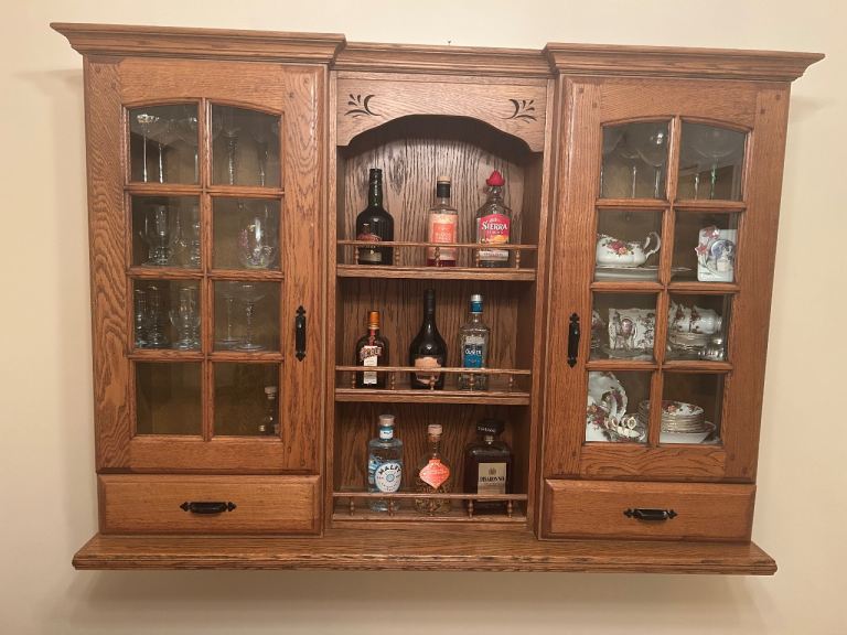 Drink/display wall cabinet
