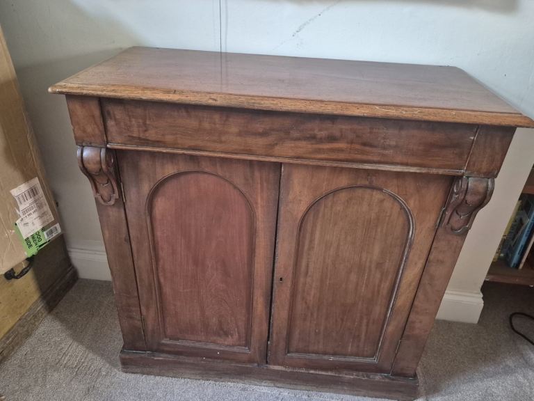 1900s Victorian Low side cabinet 