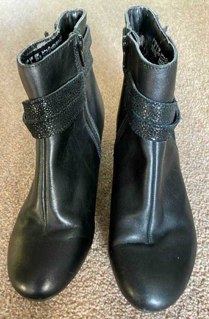 Hush Puppies Black Leather Ankle Boots size 5 