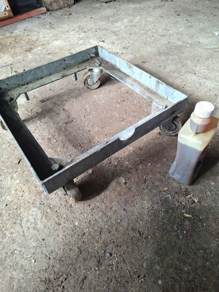 Car engine trolley 