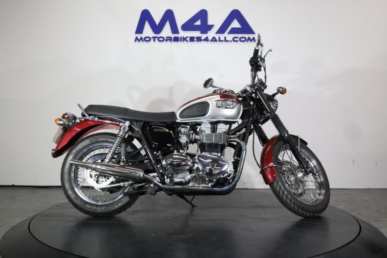 TRIUMPH BONNEVILLE 790