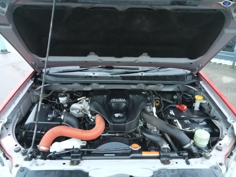 ISUZU D-MAX 2.5 TD Fury Red Manual Diesel 2016