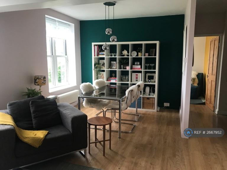 2 bedroom flat in Rockfield House, London, SE10 (2 bed) (#2667952)