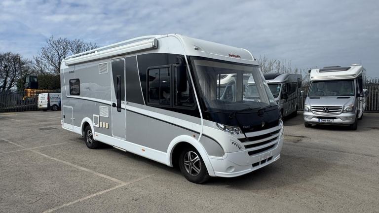 Dethleffs Esprit i7150EB 4 Berth island bed A class Automatic