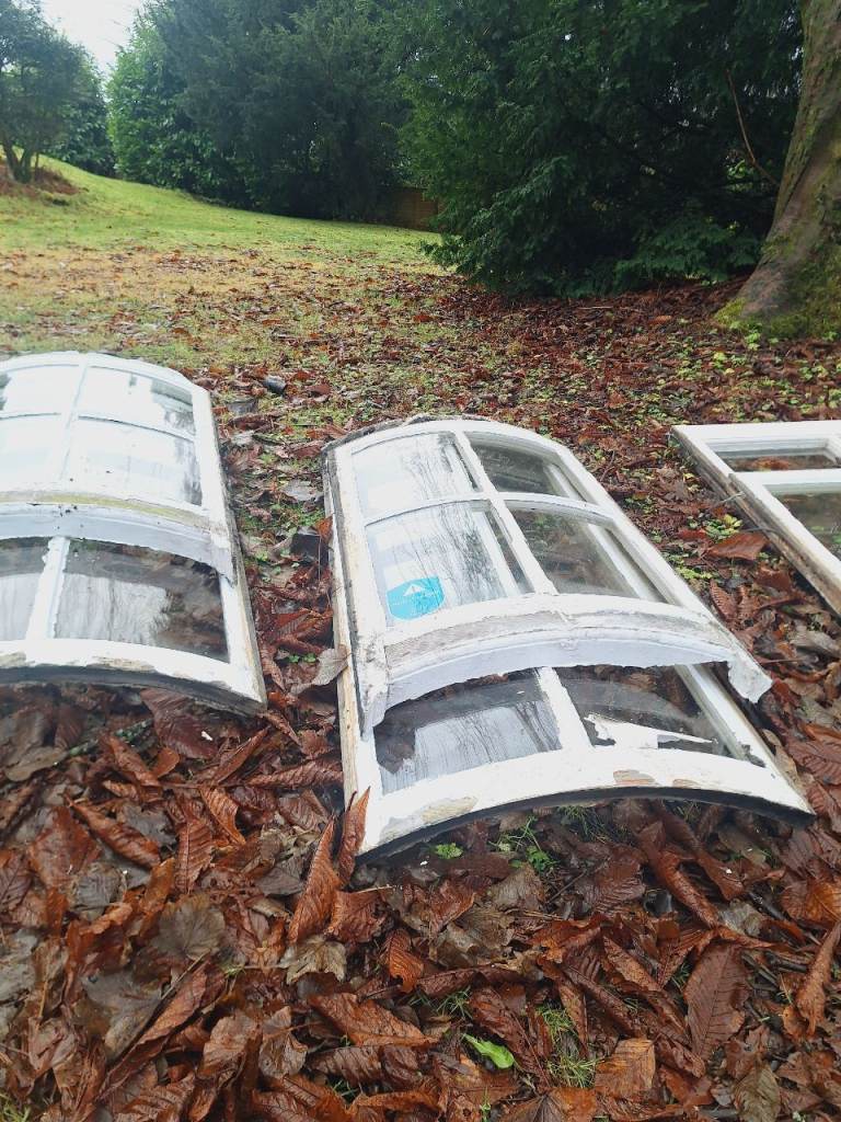 Sash windows. Curved and square