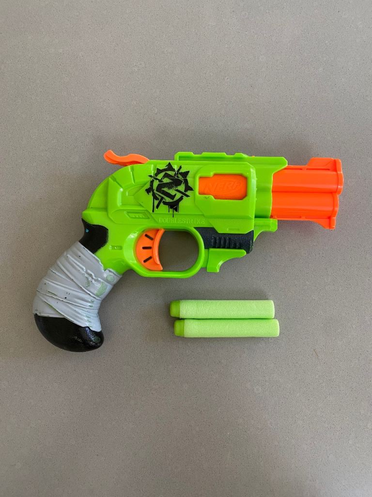 Nerf pistol Zombie double strike blaster 