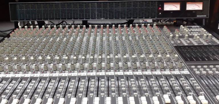 Mackie 24 8 with meterbridge studio live recording