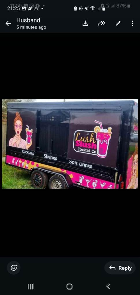 Mobile bar trailor