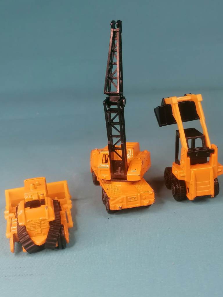 3x Vintage miniatures. Collection or I can post it for extra money. 